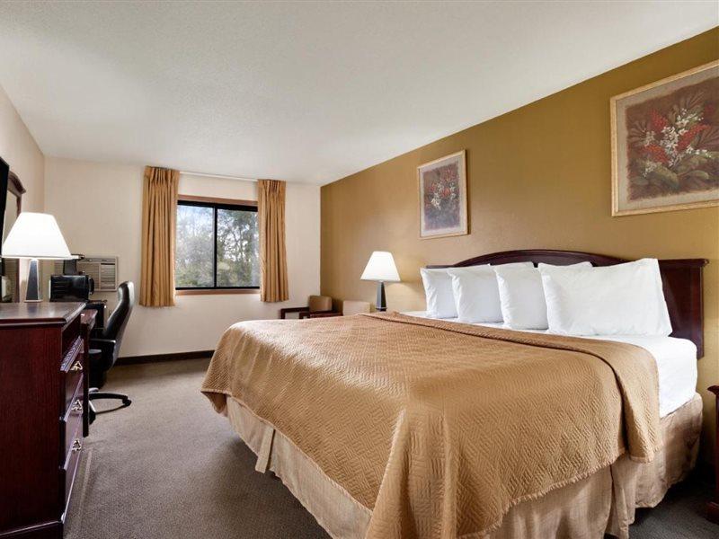 Travelodge By Wyndham La Porte/Michigan City Area Exteriör bild