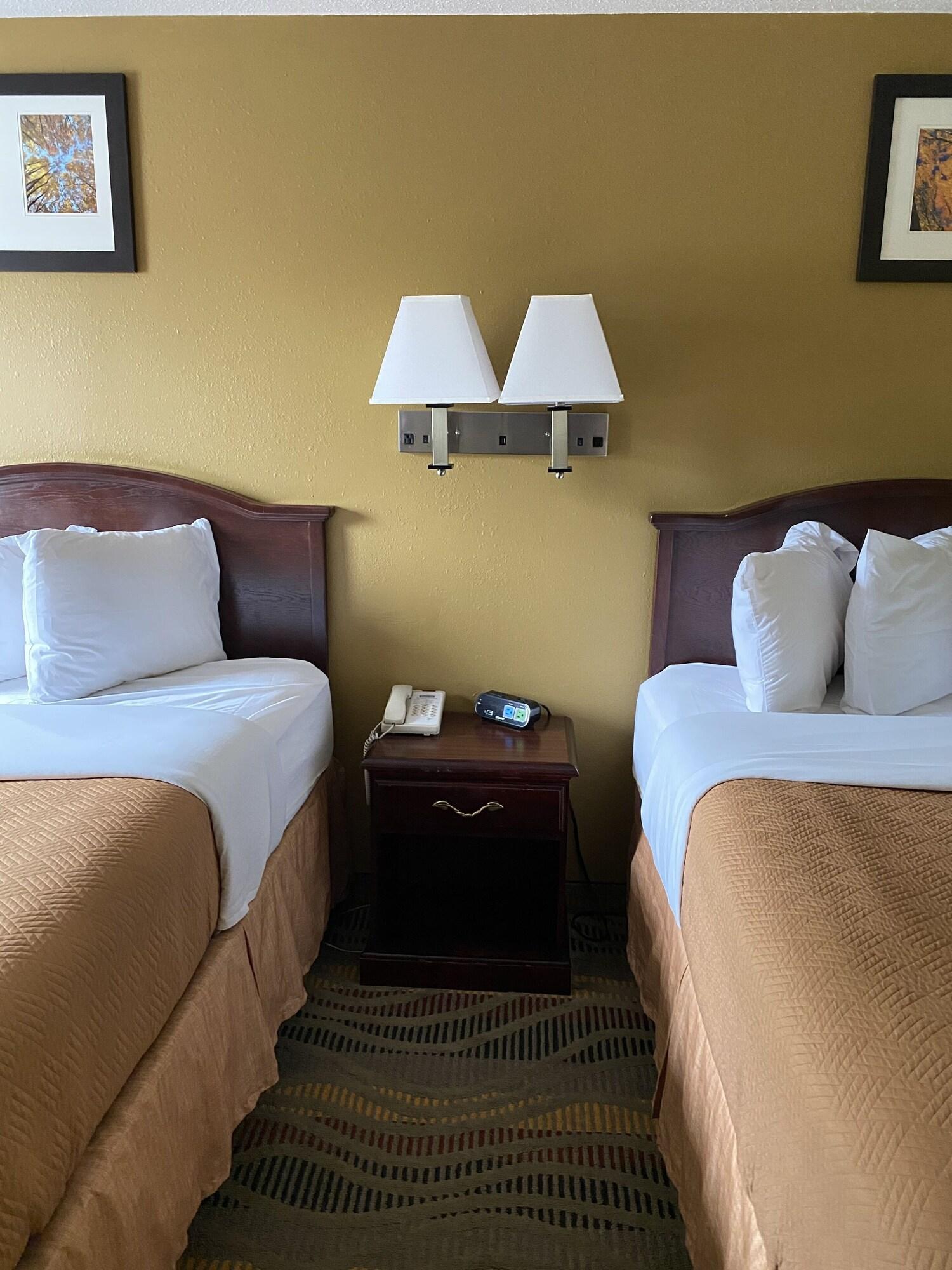 Travelodge By Wyndham La Porte/Michigan City Area Exteriör bild