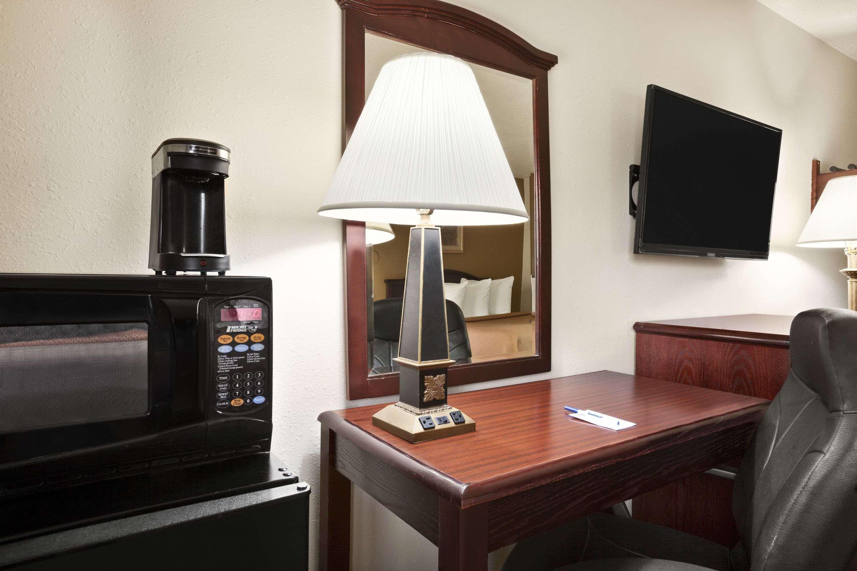 Travelodge By Wyndham La Porte/Michigan City Area Exteriör bild